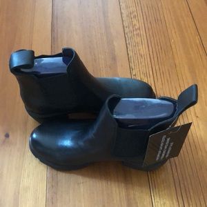 Jessilyn black leather Steve Madden boots